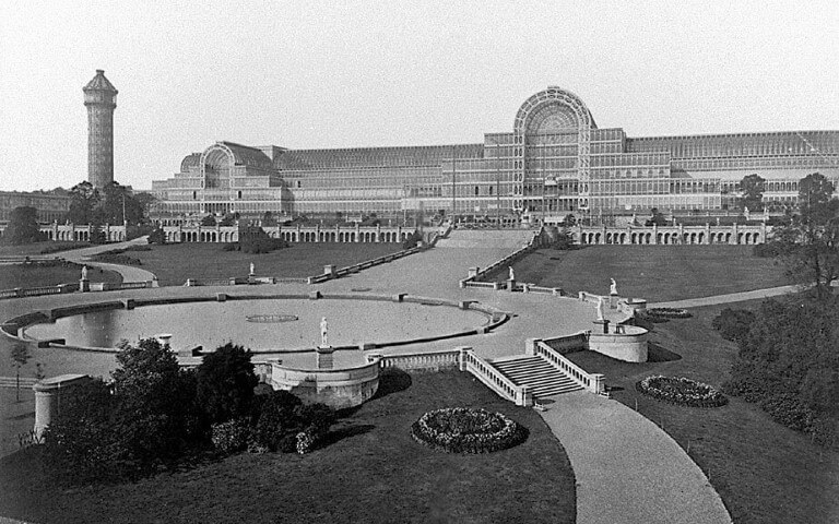 *The Crystal Palace (1851) del Hyde Park de Londres, por Joseph Paxton, es considerada una de las obras precursoras de la arquitectura moderna*