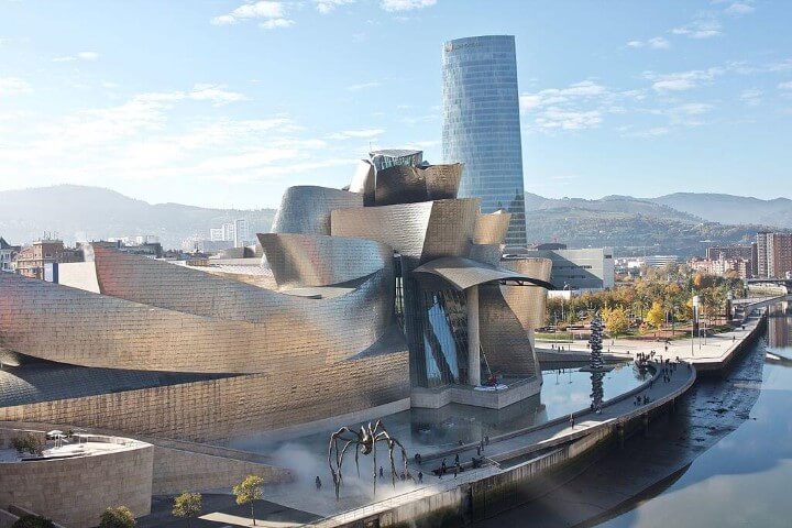 *Museo Guggenheim Bilbao (1992-1997), por Frank Gehry*