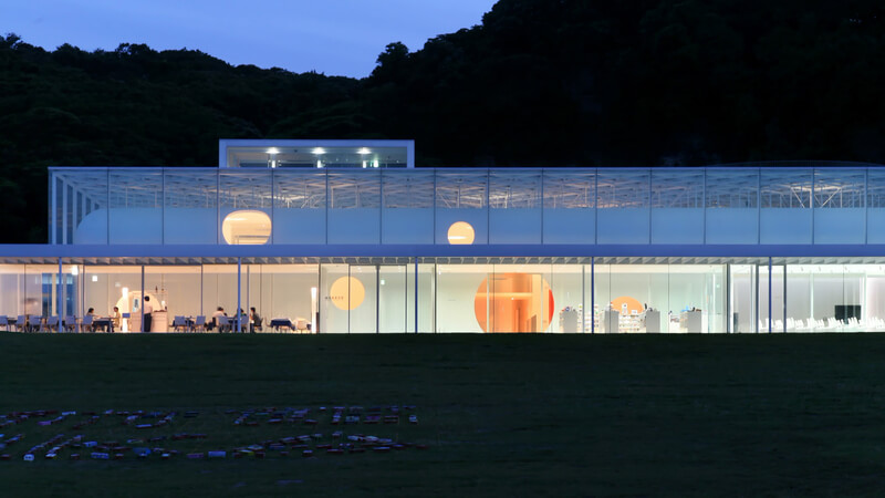 Yokosuka Museum of Art /  / Fotografía: Cortesía de Tomio Ohashi / Vía: The Pritzker Architecture Prize.*