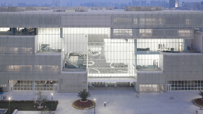 *Biblioteca de Tianjin / Fotografía: Cortesía de Riken Yamamoto & Field Shop / Vía: The Pritzker Architecture Prize.*