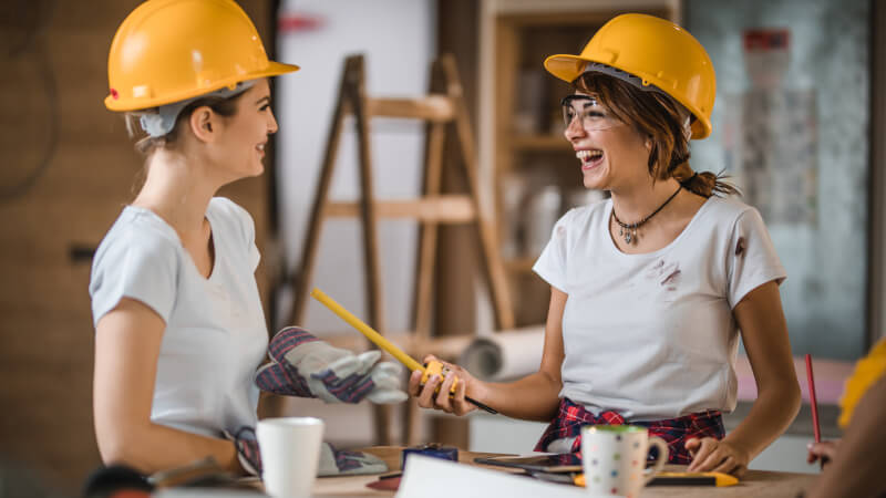 Cómo pintar una casa como un profesional: Introducción a la pintura de hogar y obra