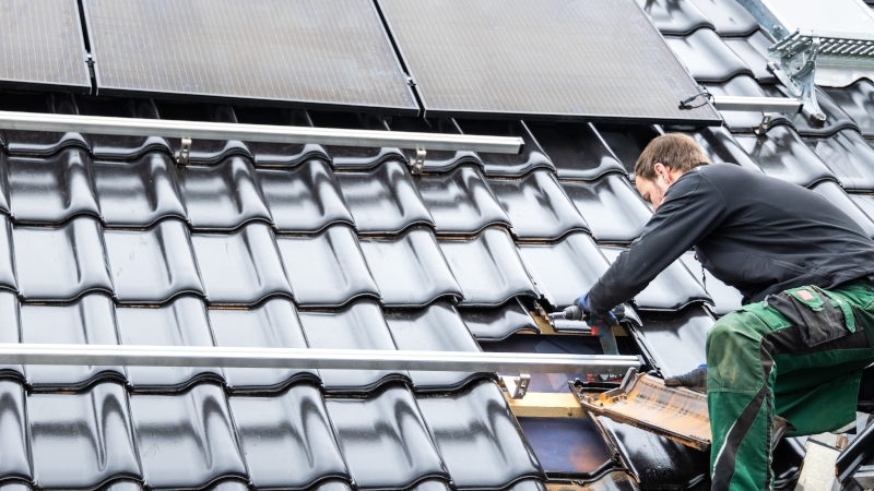 Estructura de montaje de un sistema de generación de energía solar fotovoltaica.