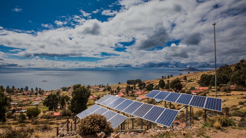 Proyecto de energía solar fotovoltaica en comunidades agrovoltaicas.