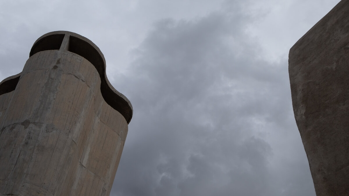 *Terraza de la Unité d’Habitation de Marsella (Francia), por Le Corbusier*