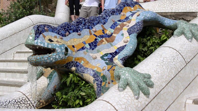 *Lagarto del Parque Güell / Crédito de imagen: Baikonur / Vía: Wikimedia Commons (CC BY-SA 3.0)*