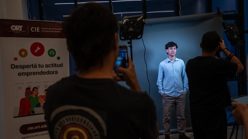 Mes del Empleo: Negocios & Arquitectura 2025, taller foto linkedin