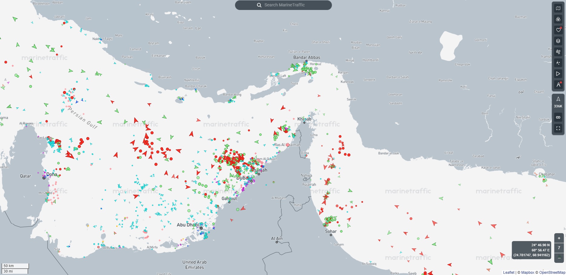 *Captura de Marinetraffic, que muestra el tráfico de barcos comerciales en el estrecho de Ormuz, frente a la costa de Irán, una imagen tomada el 18 de marzo de 2026*