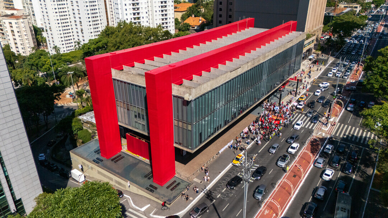 *Vista a&eacute;rea de la Avenida Paulista y del Museo de Arte de S&atilde;o Paulo, dise&ntilde;ado por la Arq. Lina Bo Bardi*