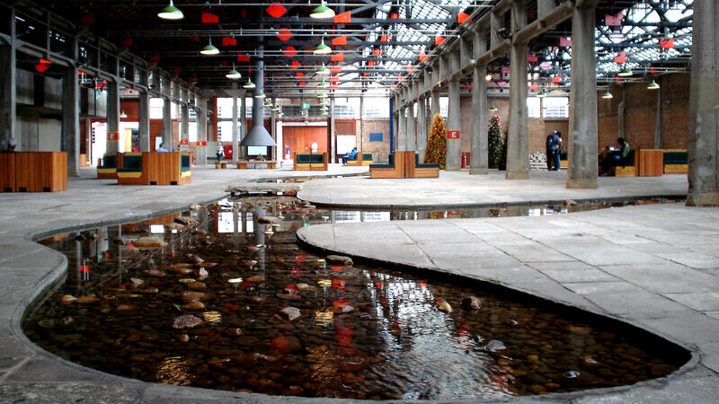 *Interior del SESC Pomp&eacute;ia / Cr&eacute;dito de imagen: paulisson miura / V&iacute;a: Wikimedia Commons*