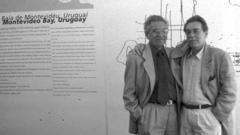 *Arquitectos Mariano Arana y Paulo Mendes da Rocha en la Bienal de Venecia, 2000.*