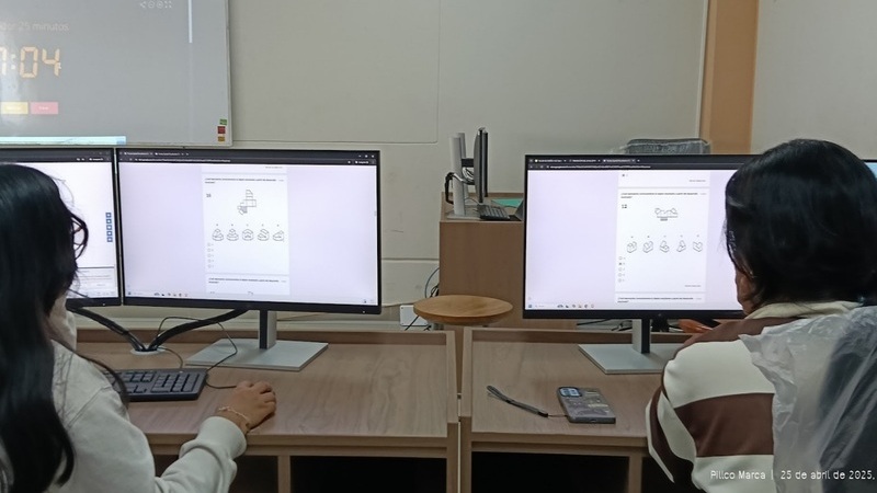 *Estudiantes resolviendo digitalmente los subtests PSVT:V y PSVT:R en Taller de Dise&ntilde;o I-2025 / Anales de Investigaci&oacute;n en Arquitectura | Vol. 15 No. 2, julio-diciembre 2025*