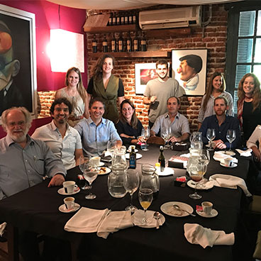 Almuerzo de graduados con Teodoro Fernández Almuerzo de graduados con Teodoro Fernández